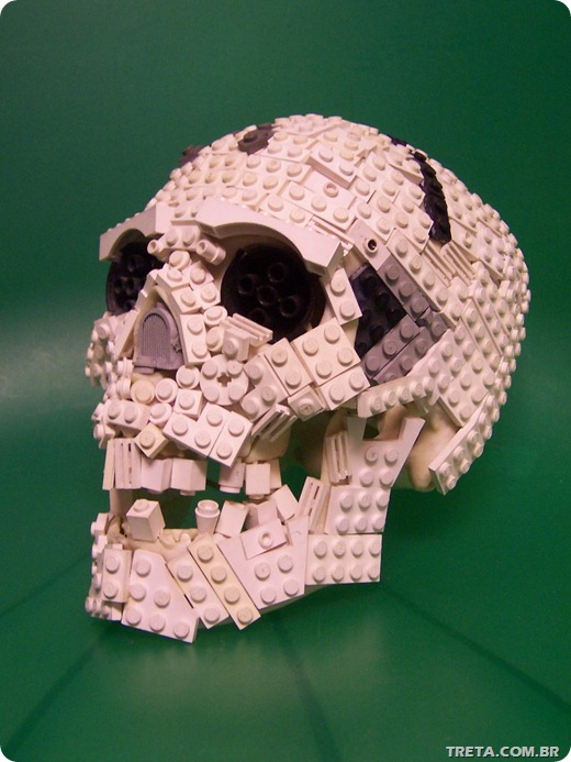 skull-of-legos