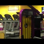 Dan&ccedil;ando na esteira