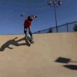 Um cego que anda de skate melhor que voc&ecirc;