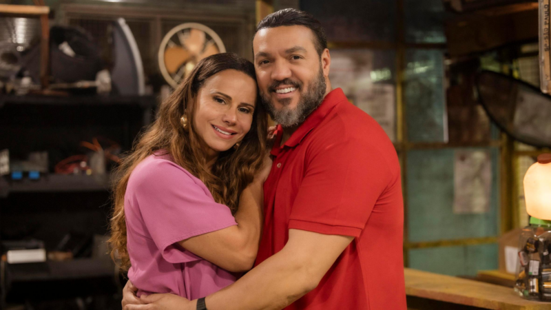 Belo revela o que aconteceu nos bastidores do beijo com Viviane