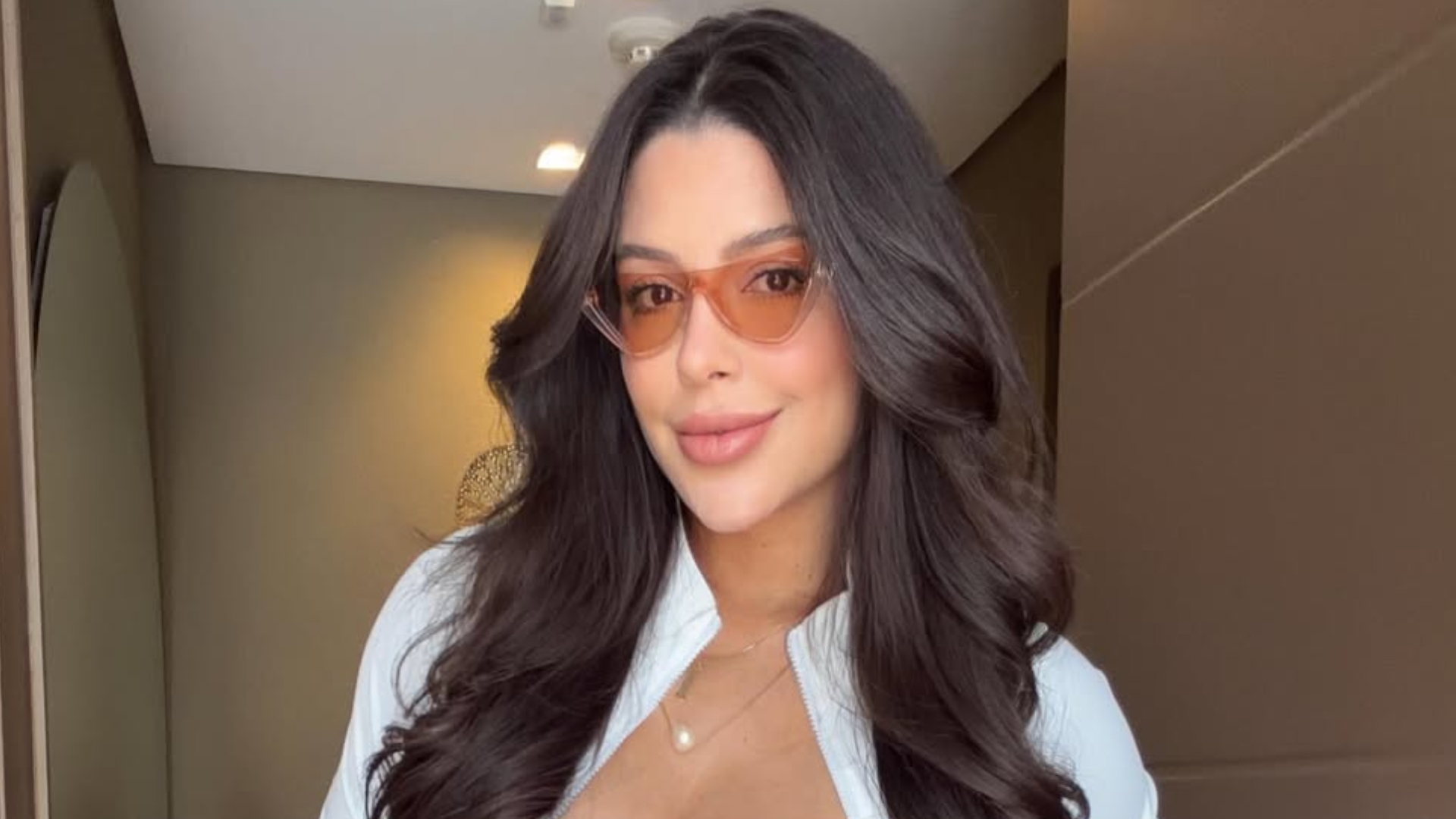 Laís Caldas escolhe cesariana e a internet se acha dona da barriga dela