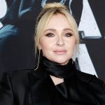 Hayden Panettiere expõe vencedor do Oscar que se exibiu em festa