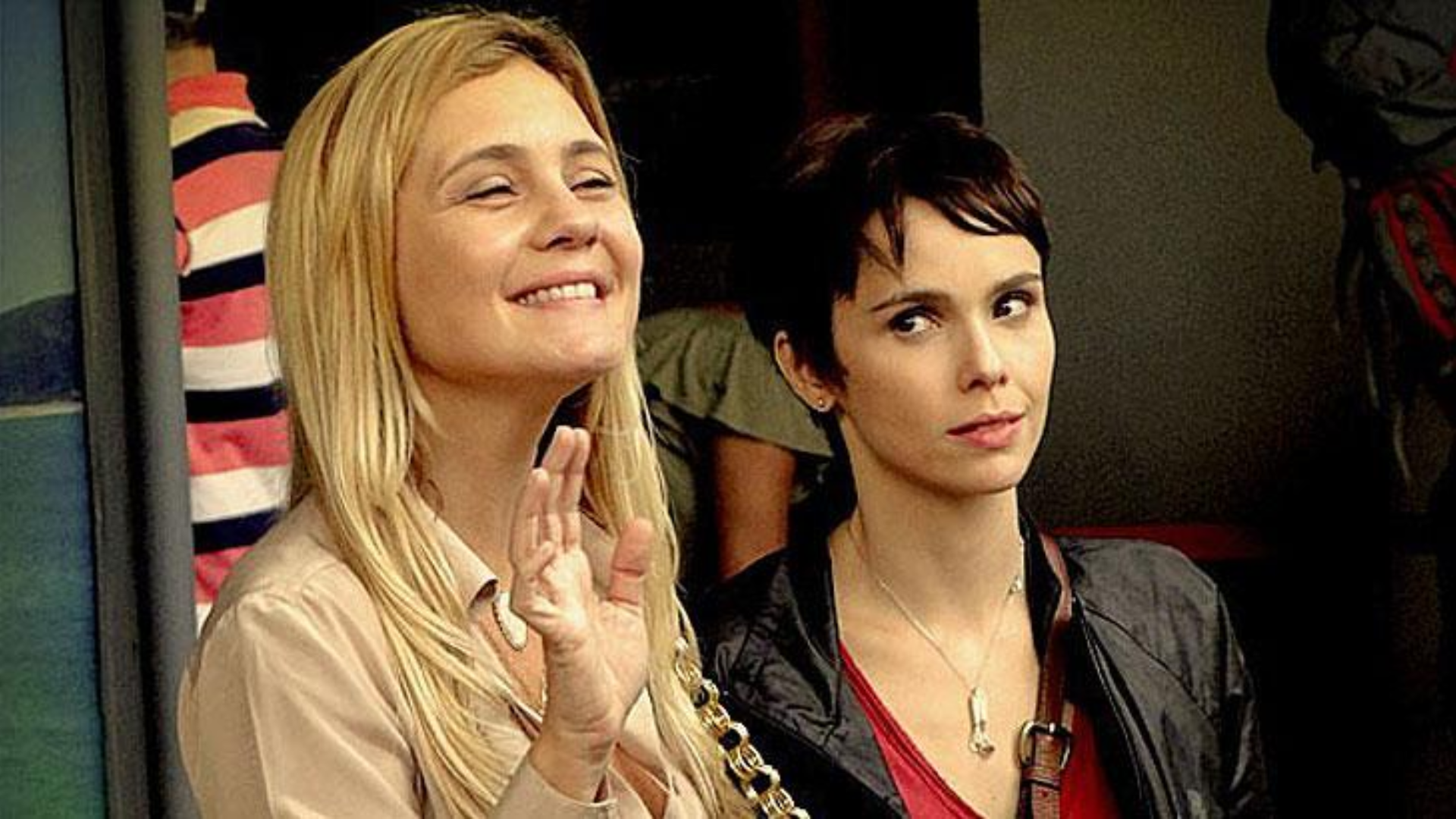 Débora Falabella confessa o maior problema de trabalhar com Adriana Esteves