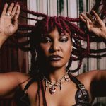 Larissa Luz lança 'Desmonte', álbum onde o tambor encontra a guitarra
