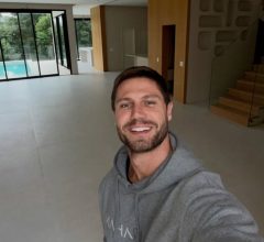 Jonas Sulzbach finalmente mostra a mansão que levou 4 anos pra ficar pronta