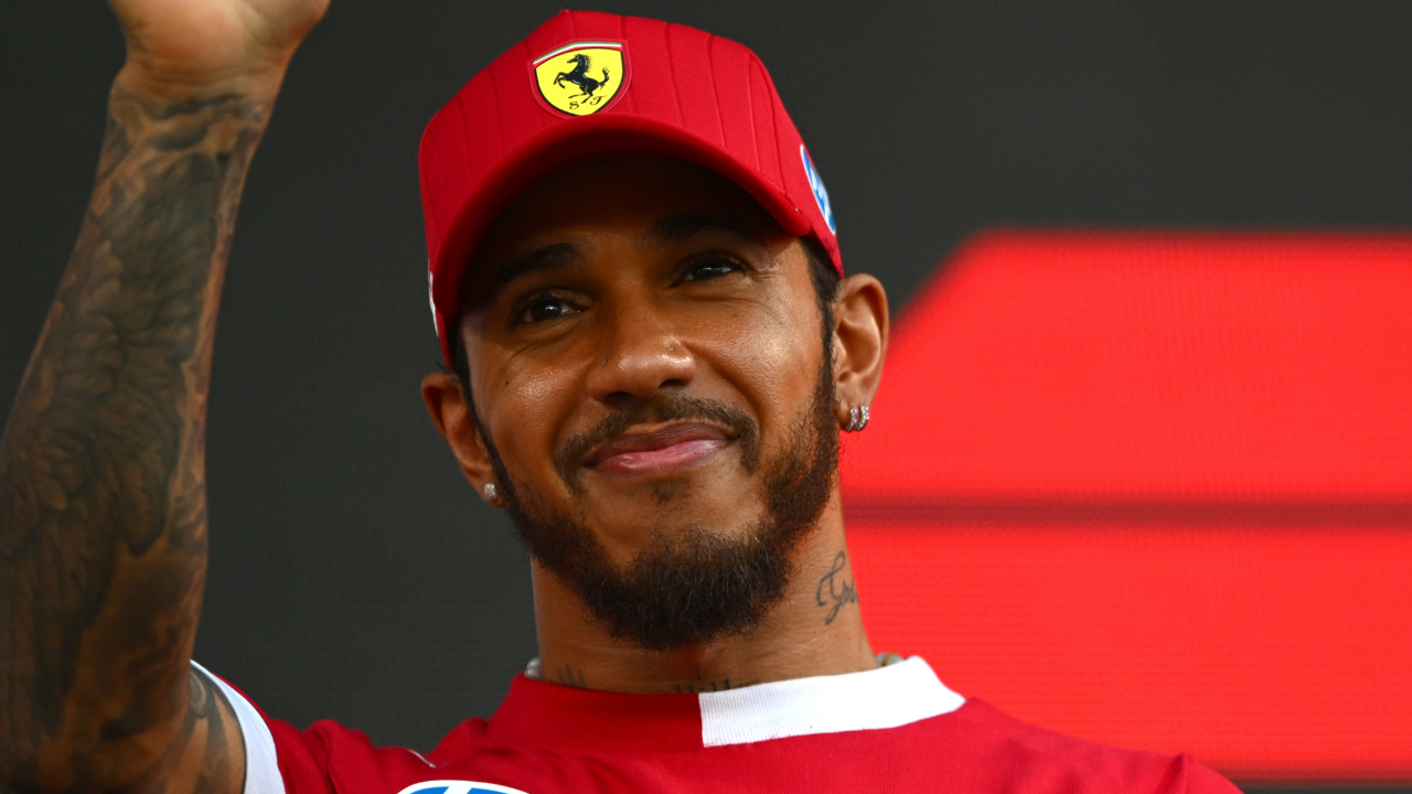 Hamilton admite lesão escondida antes de estrear na Ferrari