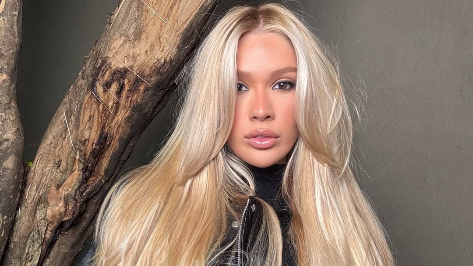 Karoline Lima mostra barriga e detona seguidores que apostavam em gravidez