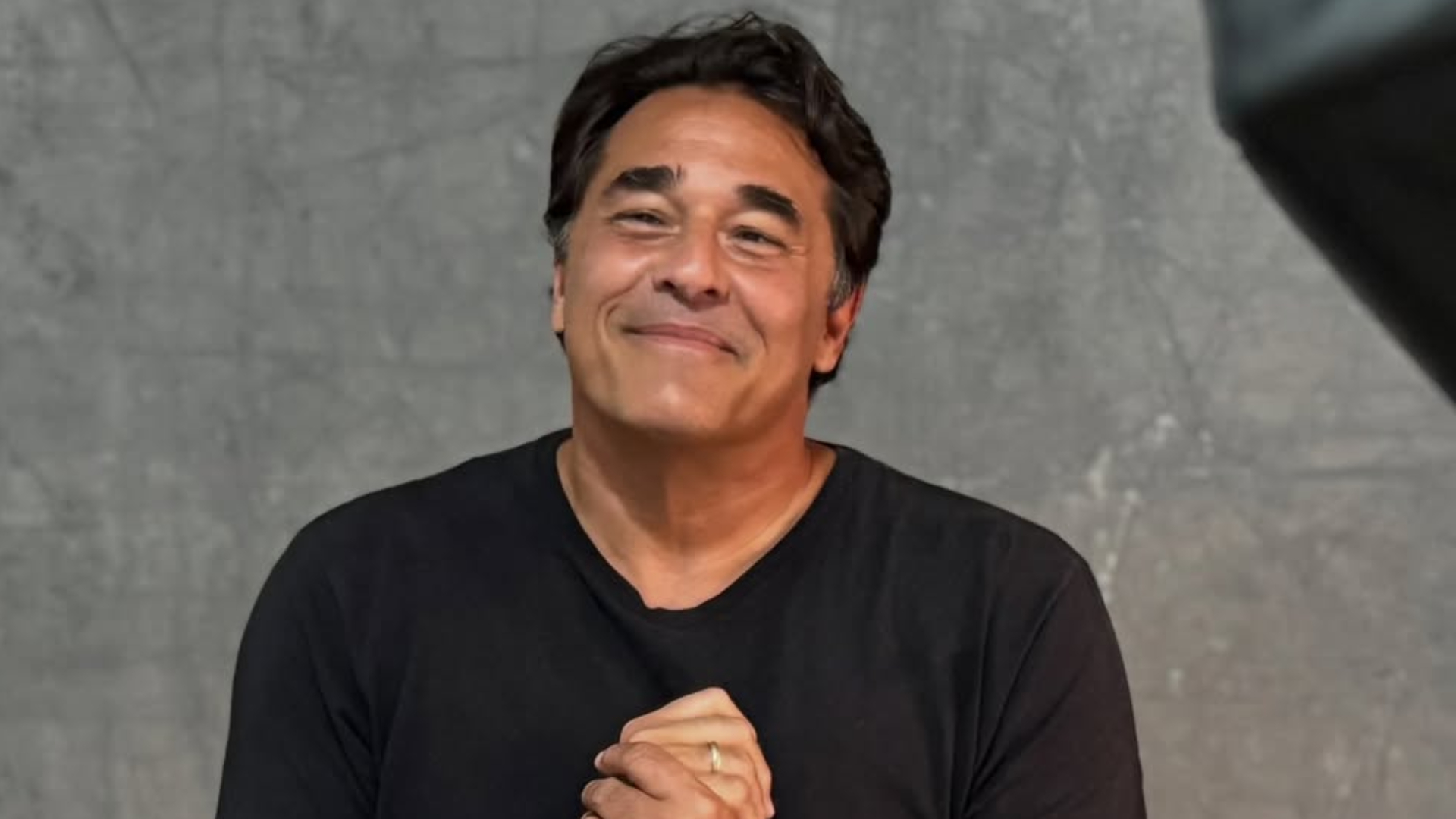Luciano Szafir expõe harmonização facial ao vivo no SBT e surpreende
