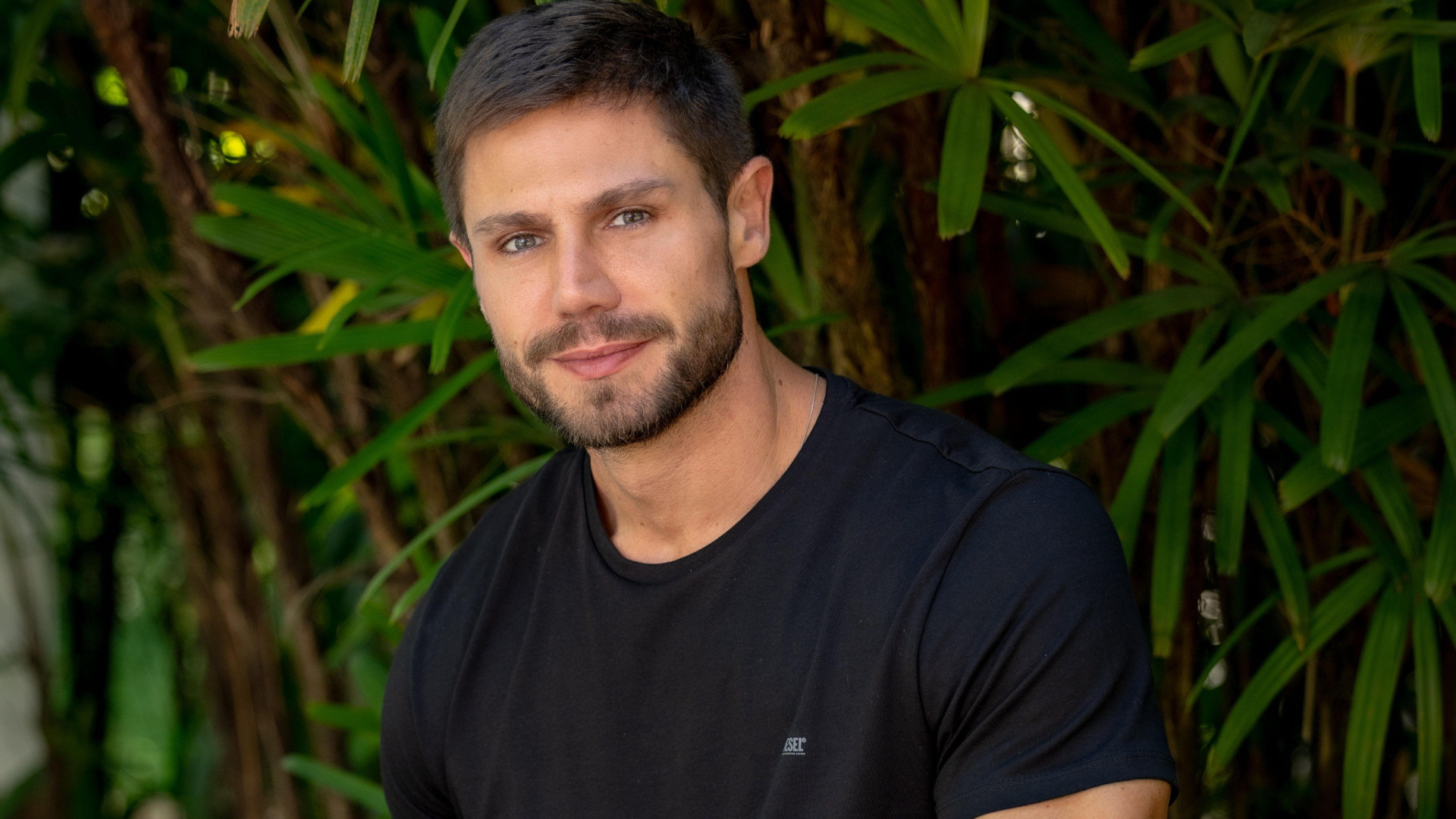 Jonas grava vídeo de resposta após crítica de jornalista e os dois se estranham no Twitter