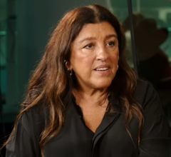 Regina Casé revela que se sentiu usada em cena de nudez nos anos 70