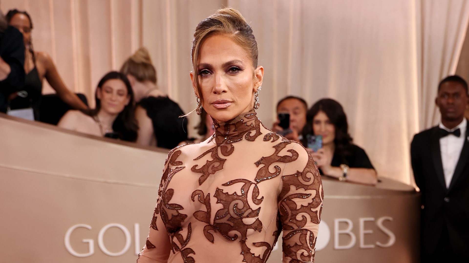Jennifer Lopez lista os personagens fictícios com quem transaria