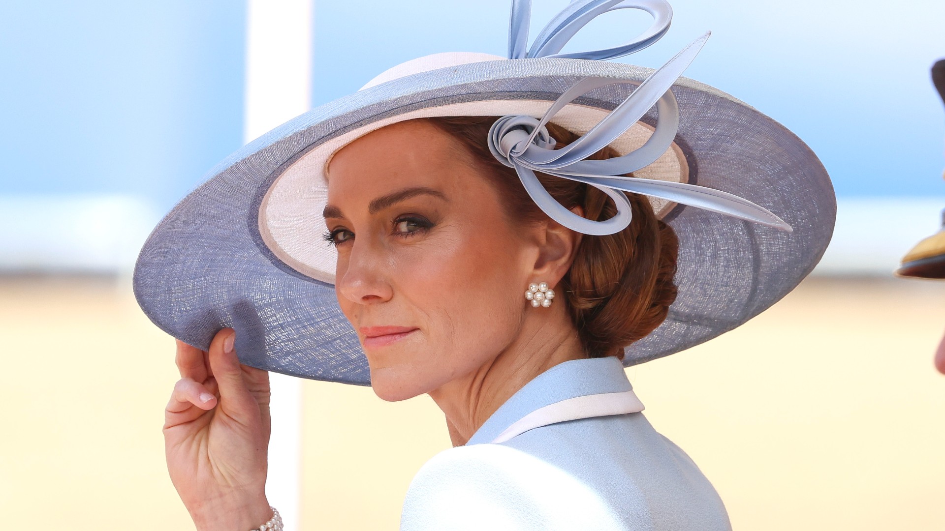 Kate Middleton leva vaia com os filhos no Trooping the Colour e reação viraliza