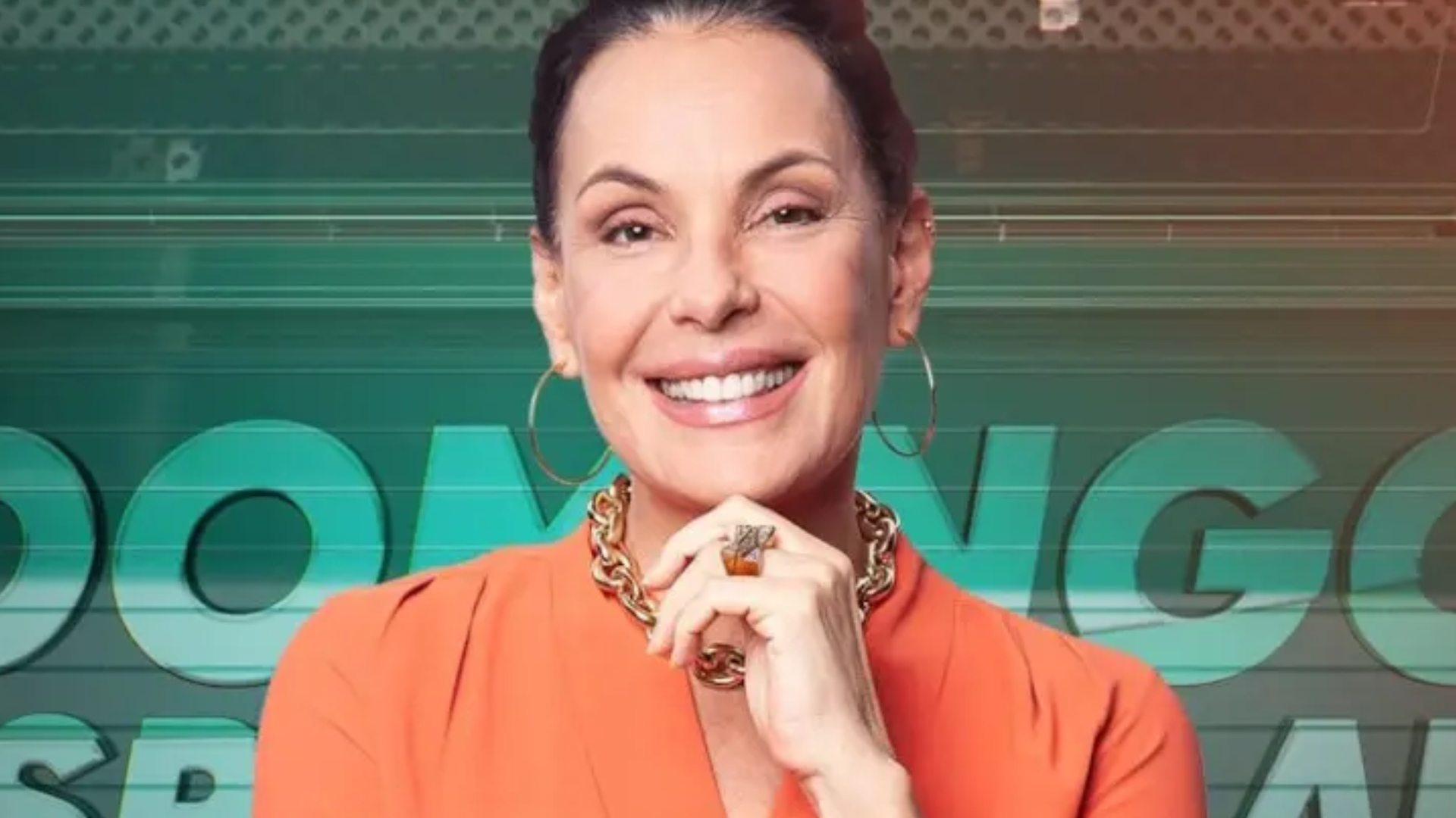 Carolina Ferraz expõe críticas sobre aparência e rebate com classe