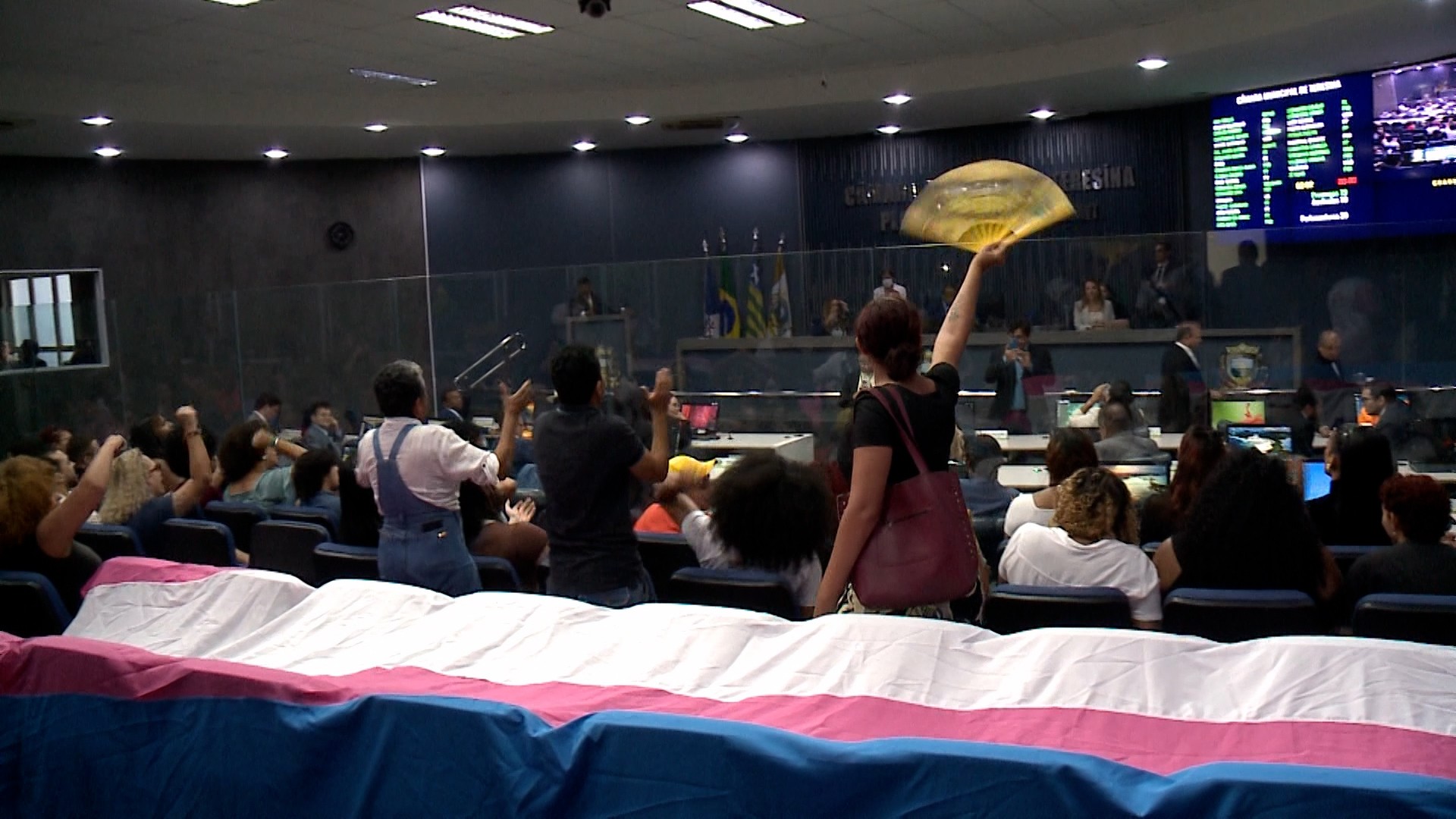 Projeto de lei em Teresina quer barrar mulheres trans de banheiros femininos