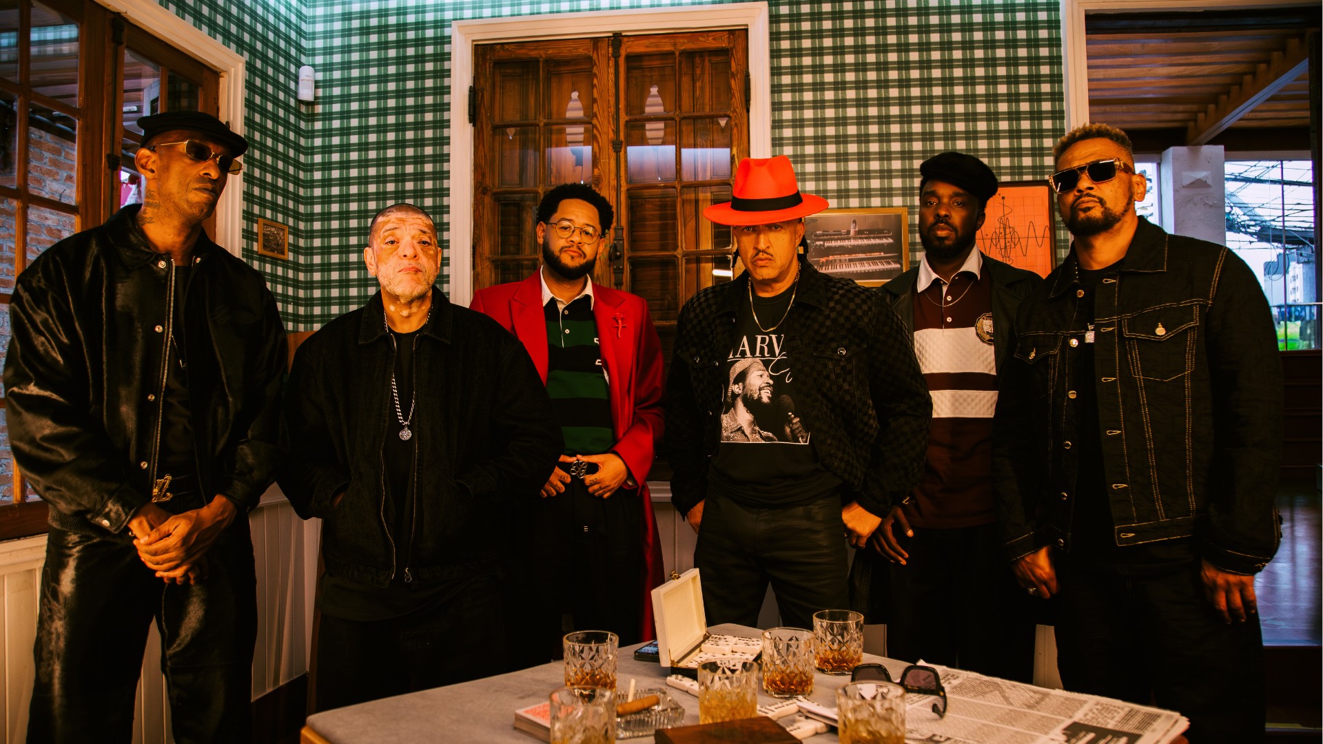 Emicida coloca Racionais no nível de Pelé e detona rappers que viraram direita
