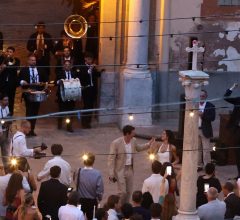 Dua Lipa casa com Callum Turner em Palermo e solta as fotos