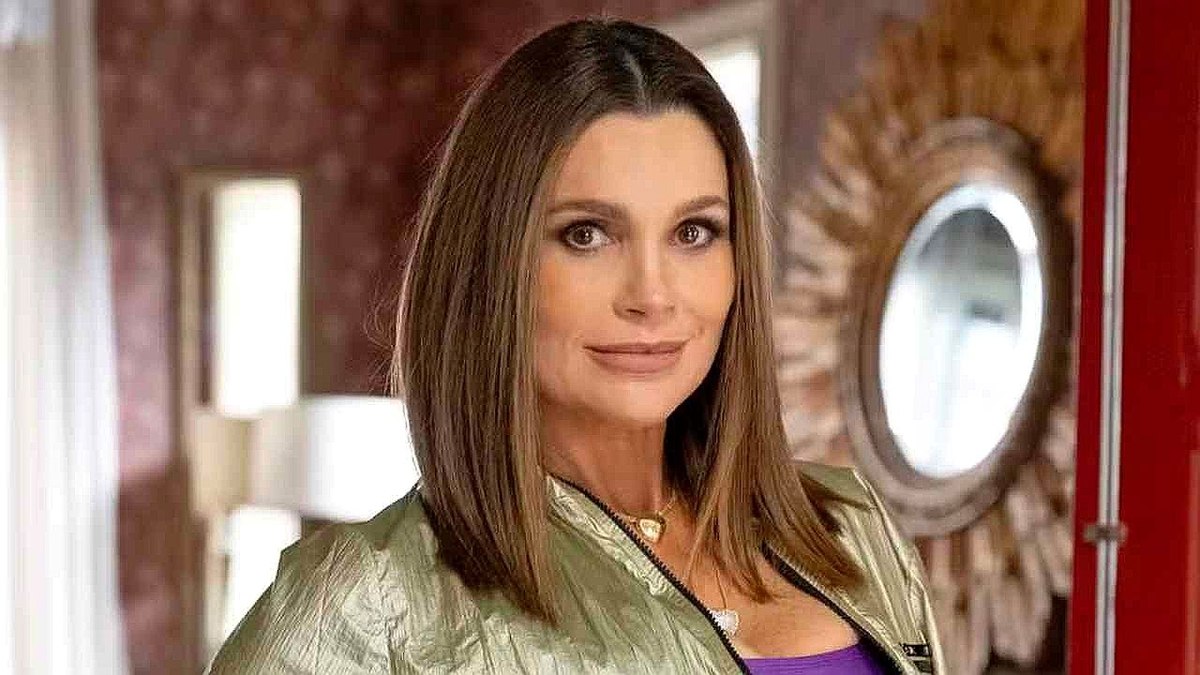 Flávia Alessandra revela que menopausa virou rotina nas gravações da Globo