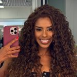 Bellinha Delfim confirma posto de rainha de bateria da Viradouro