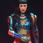 Katy Perry detona Casa Branca por usar "Firework" em vídeo de ataque ao Irã
