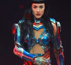 Katy Perry detona Casa Branca por usar "Firework" em vídeo de ataque ao Irã
