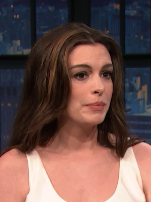 Anne Hathaway revela: terceira gravidez foi planejada e bebê já tem apelido