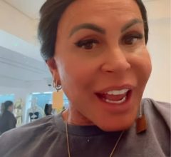 Gretchen mostra como clareia os pelos e não poupa os críticos