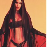 Megan Fox rebate crítica sobre fotos sensuais e ainda arruma tempo pra alfinetar ex
