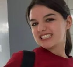 Suri Cruise oficializa rompimento e adota sobrenome de Katie Holmes