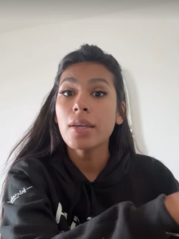 Pocah garante que ninguém se machucou após palco desabar durante show