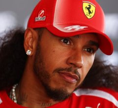 Lewis Hamilton confirma relação com Kim Kardashian em evento e fãs param tudo