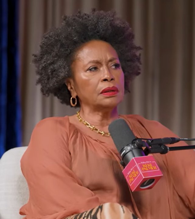 Jennifer Lewis confessa vício em sexo e revela número de parceiros nos anos 90