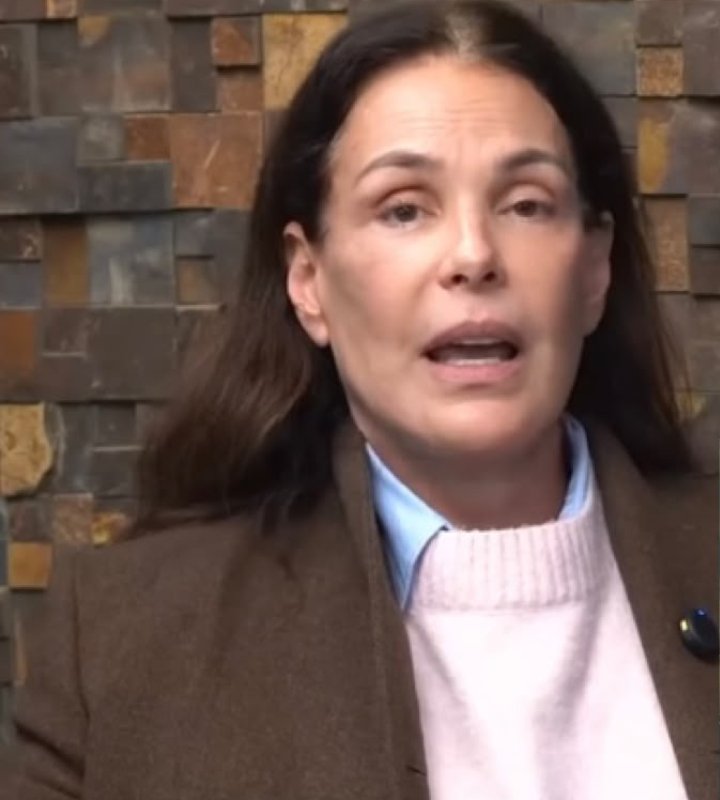 Carolina Ferraz finalmente fala sobre os boatos com Eduardo Moscovis