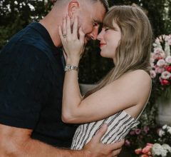 Greg James conta como descobriu que convite de Taylor e Travis era real