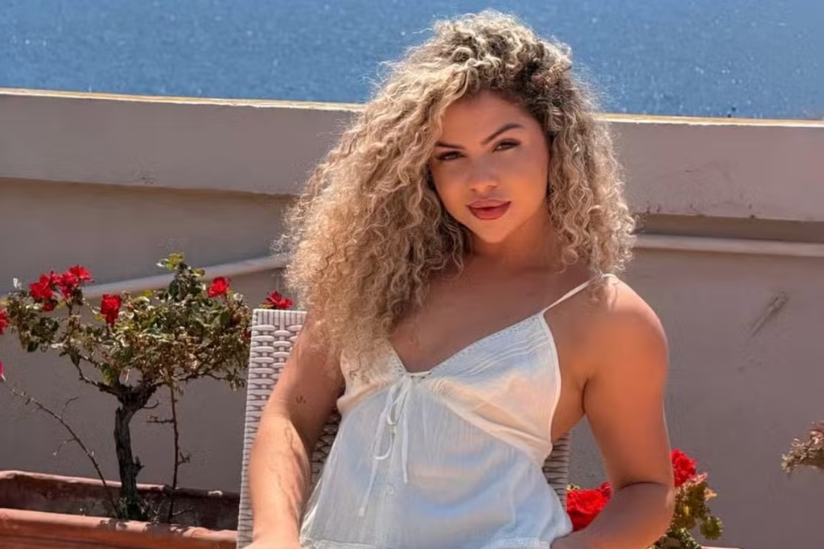 Influenciadora abre barbearia nudista em Florianópolis e cobra até R$ 4 mil