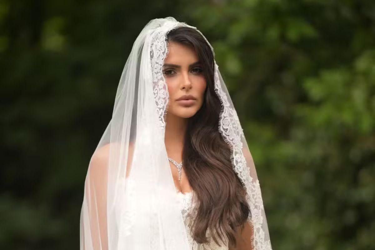 Isabella Arantes e Gabriel Medina se casam hoje em vestido que parou a internet