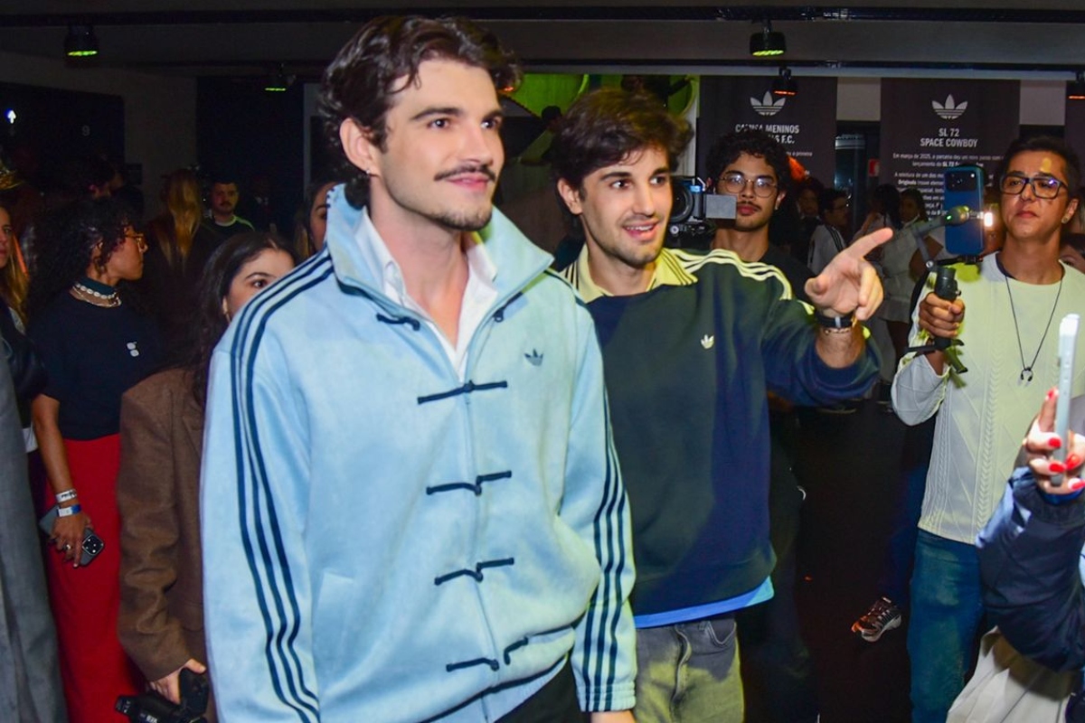 Jão lança álbum com clipe dirigido pelo namorado gravado no MASP