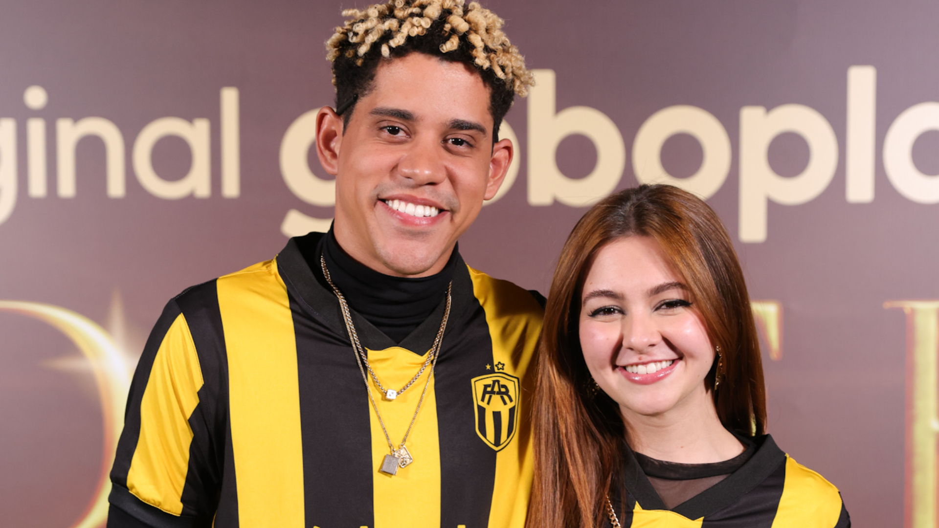 Klara Castanho responde sobre romance com Cauê Campos e internet vai analisar cada sílaba