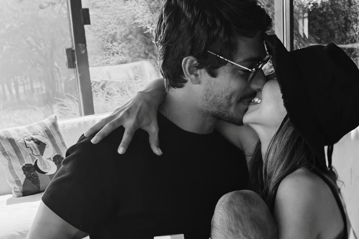 Mariana Rios anuncia noivado com Juca Diniz e comentários explodem