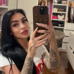 MC Mirella nega lipo íntima e detona comentário de fã nos Stories