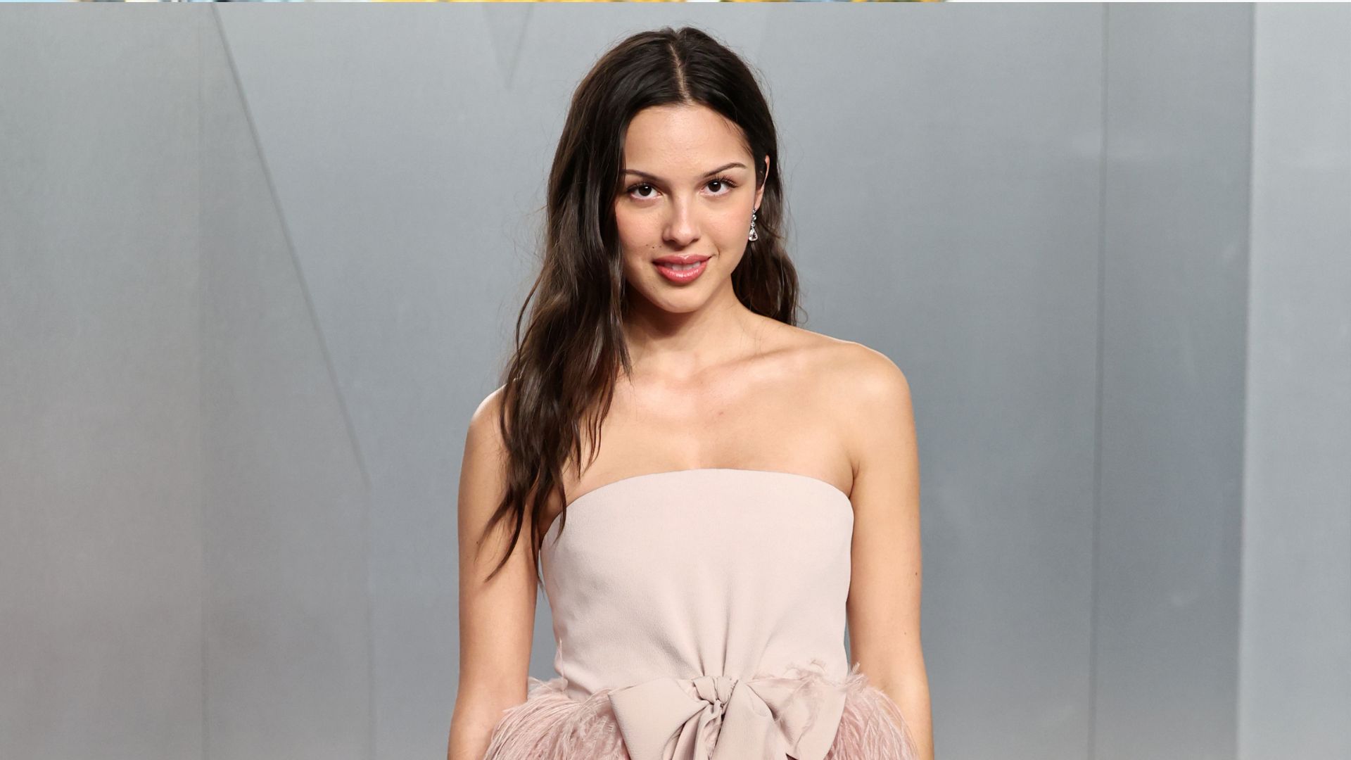 Olivia Rodrigo flagrada em NY com executivo misterioso e rumores de affair explodem