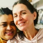 Flora Gil celebra Preta em série e ex se vê detonado na internet