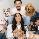 Sabrina Sato exibe barriga de grávida em foto de família com Nicolas Prattes e Zoe