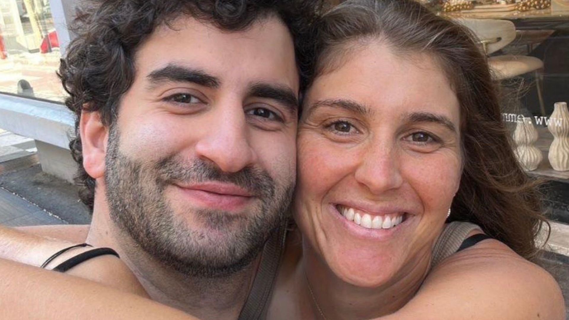 Bia Haddad fica noiva em Roma e o pedido veio de uma carta de quando ela tinha 10 anos