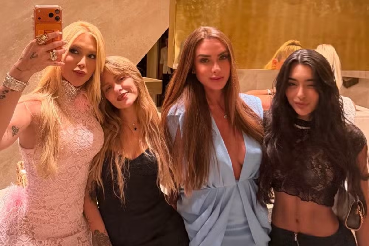 Virginia, Luísa Sonza e Nicole Bahls juntas em noite na Sardenha (e Vini Jr. apareceu)