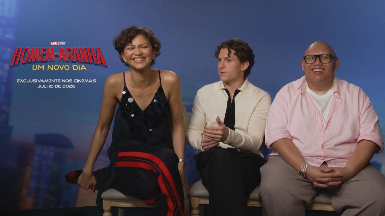 Zendaya ficou boquiaberta com look de Zainab Jiwa no tapete vermelho