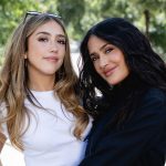 Filha de Salma Hayek mantém Instagram privado aos 18 e a mãe celebra