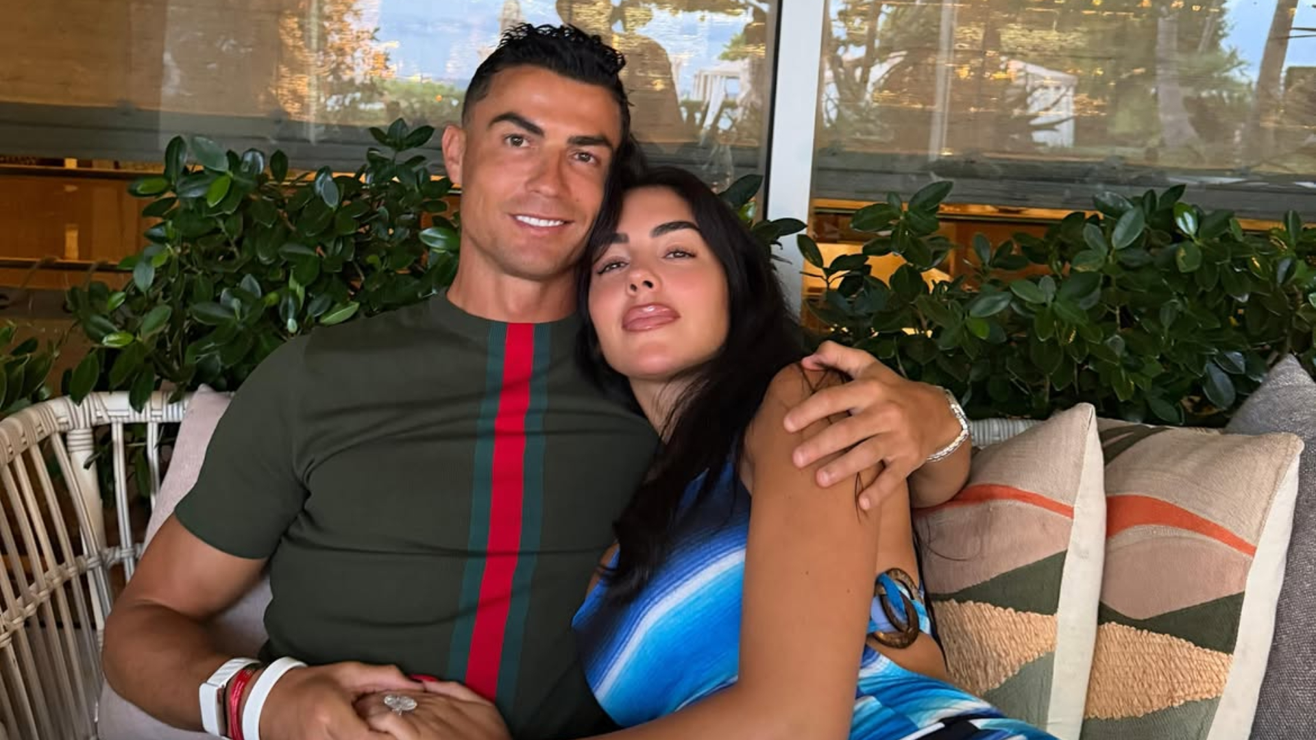 Cristiano Ronaldo defende Georgina nos comentários após críticas à aparência dela