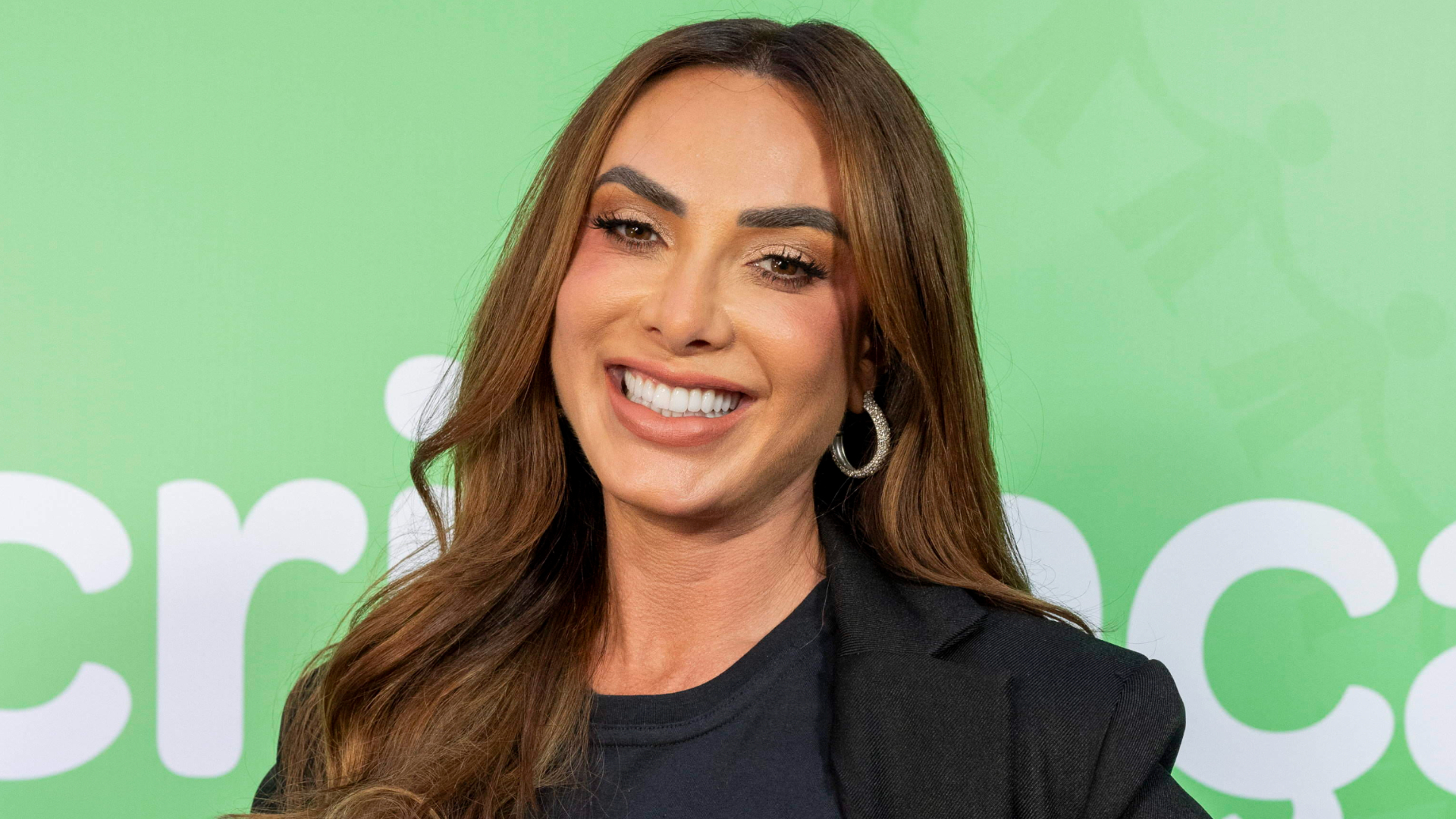 Nicole Bahls nega BBB 27 após web ligar saída de escola de samba