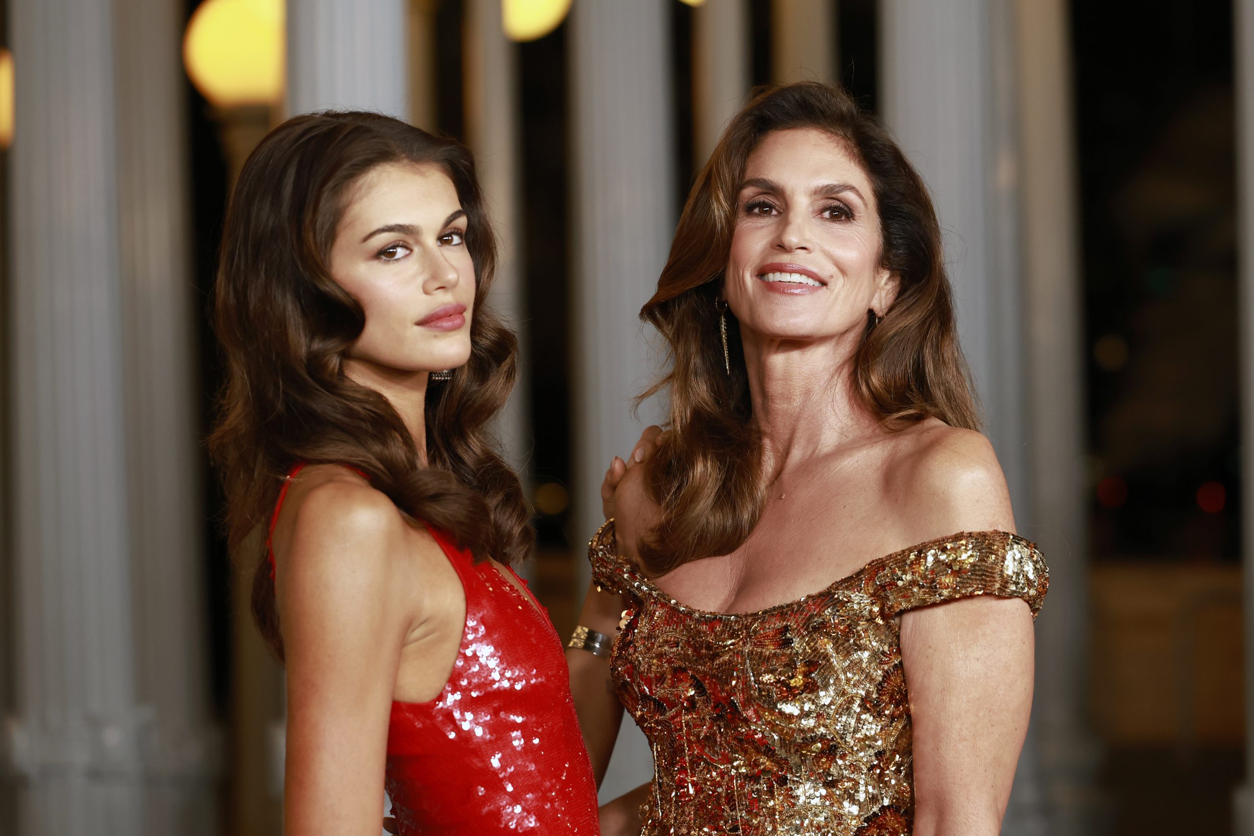 Kaia Gerber revela exorcismo na infância ordenado por Cindy Crawford