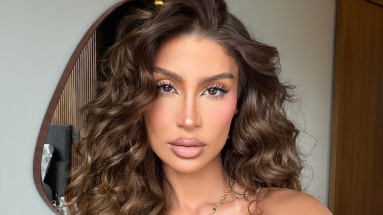 Bianca Andrade flagrada aos beijos com herdeiro de resort em casamento